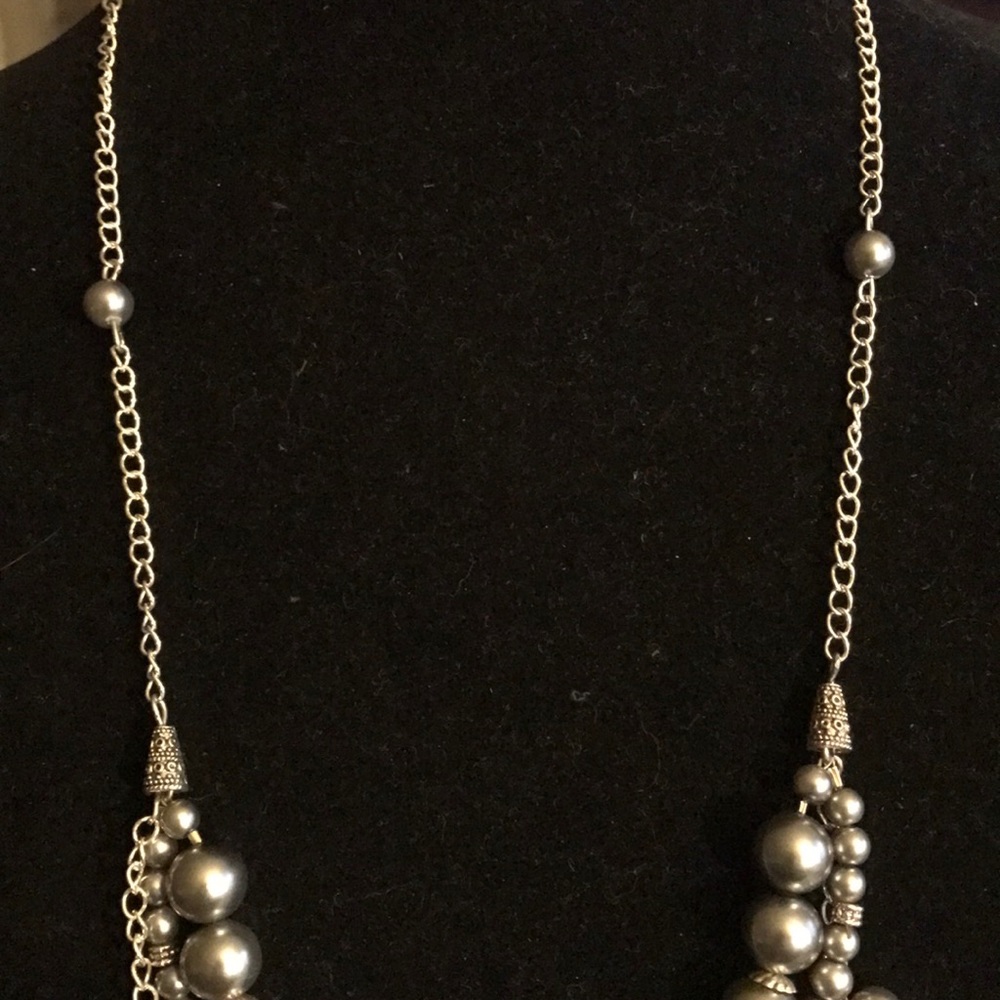 ⬇️🛍🎉2/$30 gray faux pearl and Swarovski crystal - Picture 3 of 4